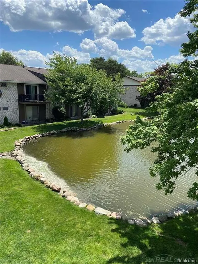 7485 Woodview Street Westland City MI 48185