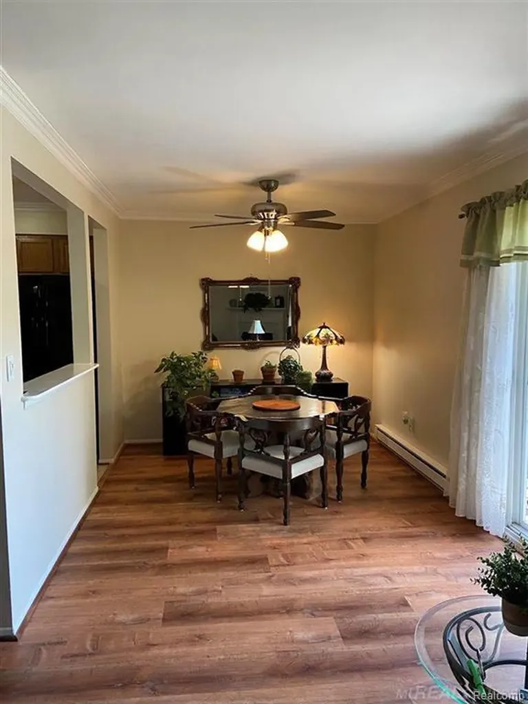 7485 Woodview Street Westland City MI 48185