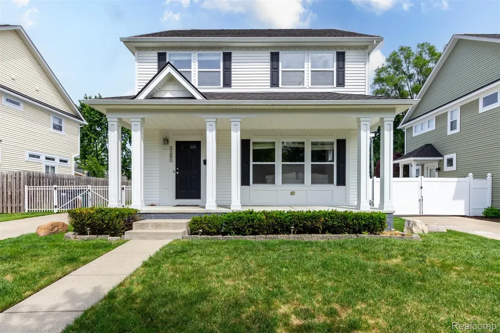 3280 Royal Avenue Berkley City MI 48072