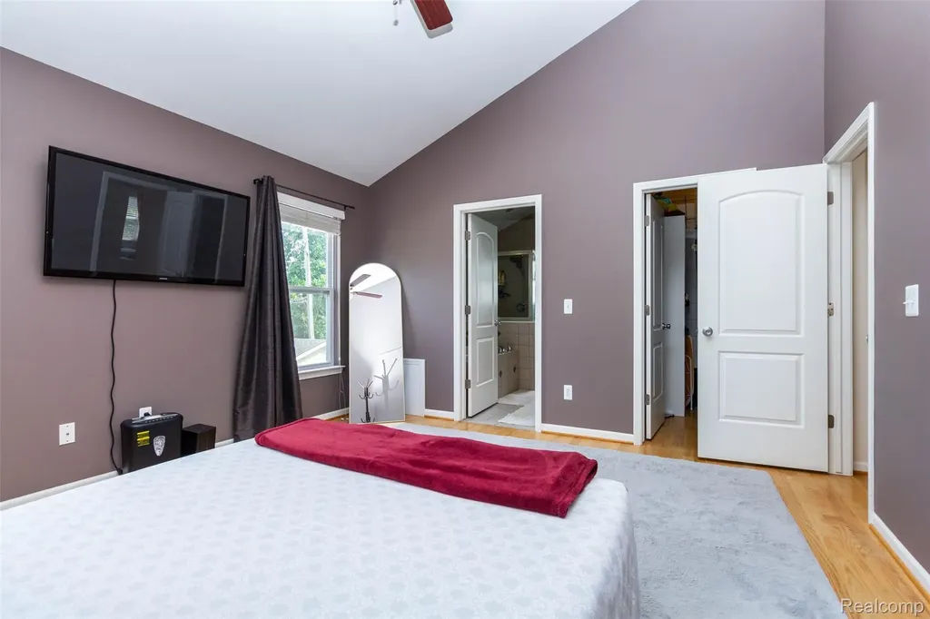 3280 Royal Avenue Berkley City MI 48072