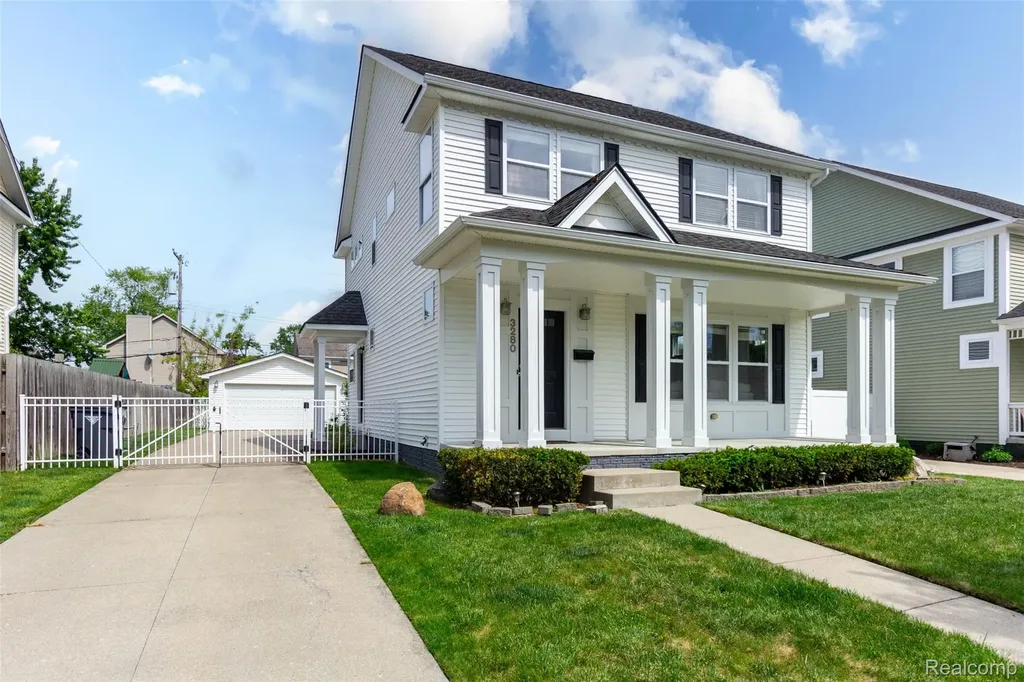 3280 Royal Avenue Berkley City MI 48072