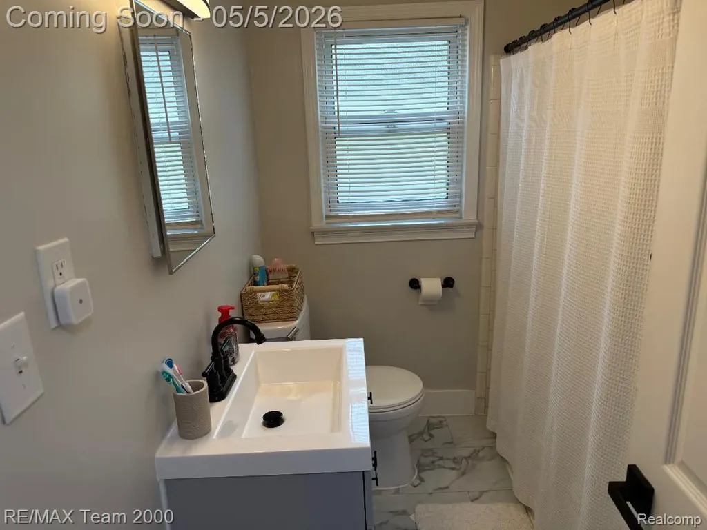 24425 Stanford Street Dearborn Heights City MI 48125