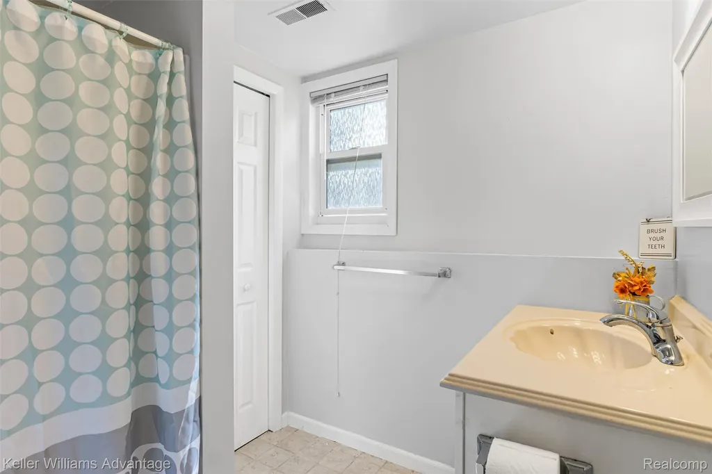 1250 Shotey Court Highland Charter Township MI 48380
