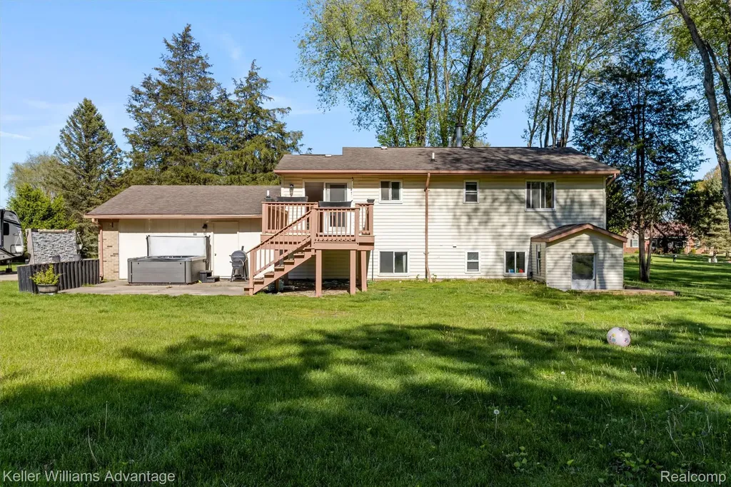 1250 Shotey Court Highland Charter Township MI 48380