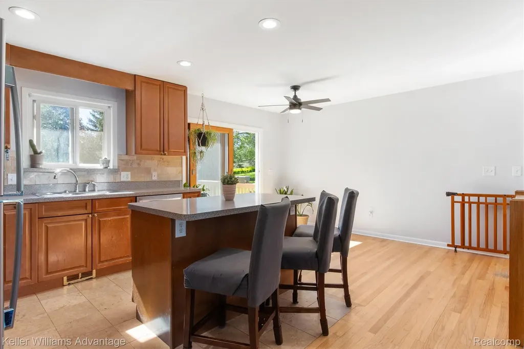 1250 Shotey Court Highland Charter Township MI 48380