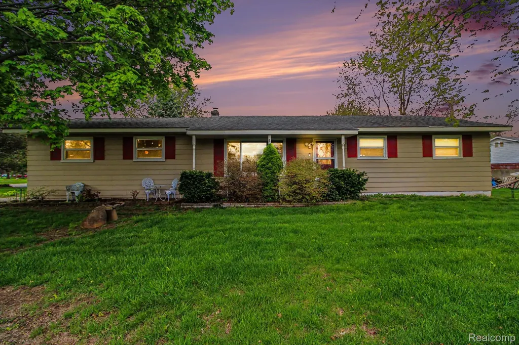 193 Mccatty Drive White Lake Charter Township MI 48386