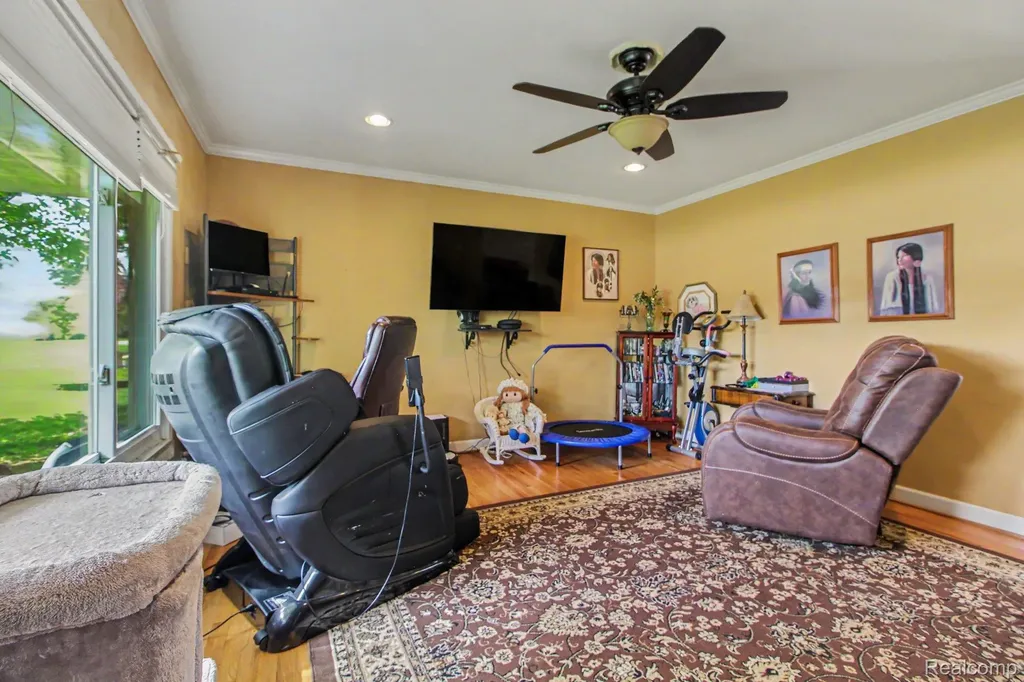 193 Mccatty Drive White Lake Charter Township MI 48386