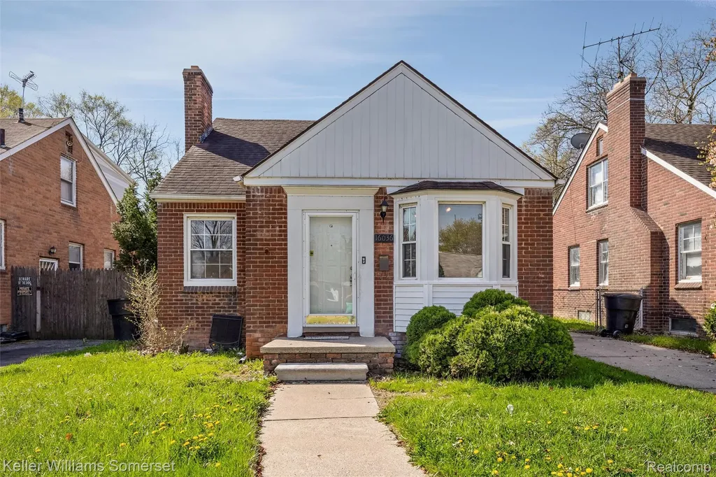 16036 Carlisle Street Detroit City MI 48205
