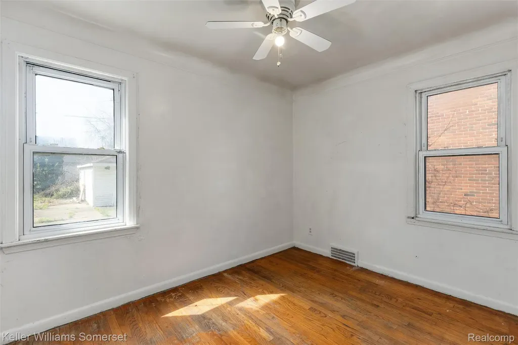 16036 Carlisle Street Detroit City MI 48205