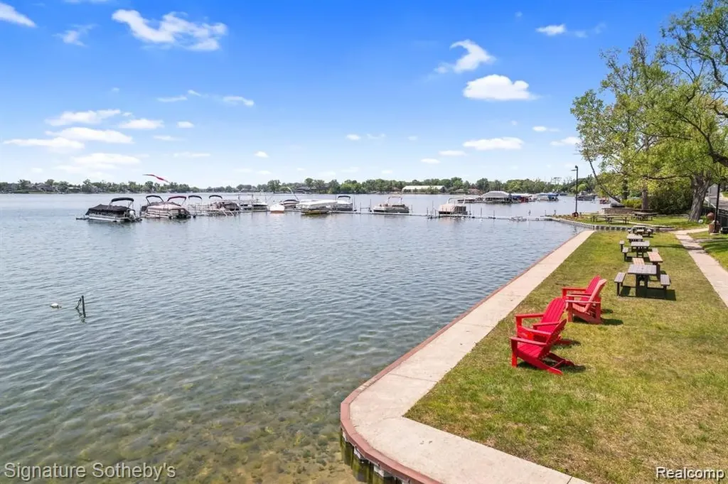 2372 Pine Lake Road West Bloomfield Charter Township MI 48324