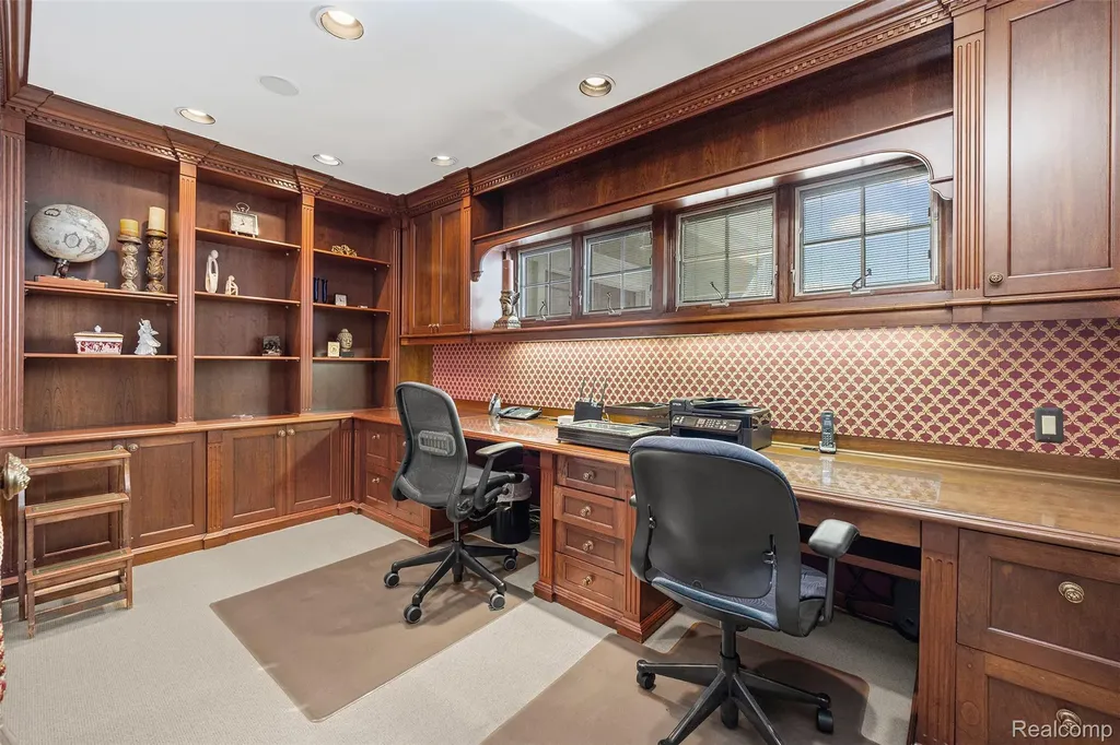 2372 Pine Lake Road West Bloomfield Charter Township MI 48324