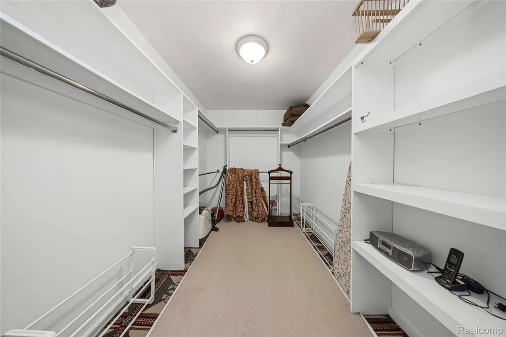2372 Pine Lake Road West Bloomfield Charter Township MI 48324