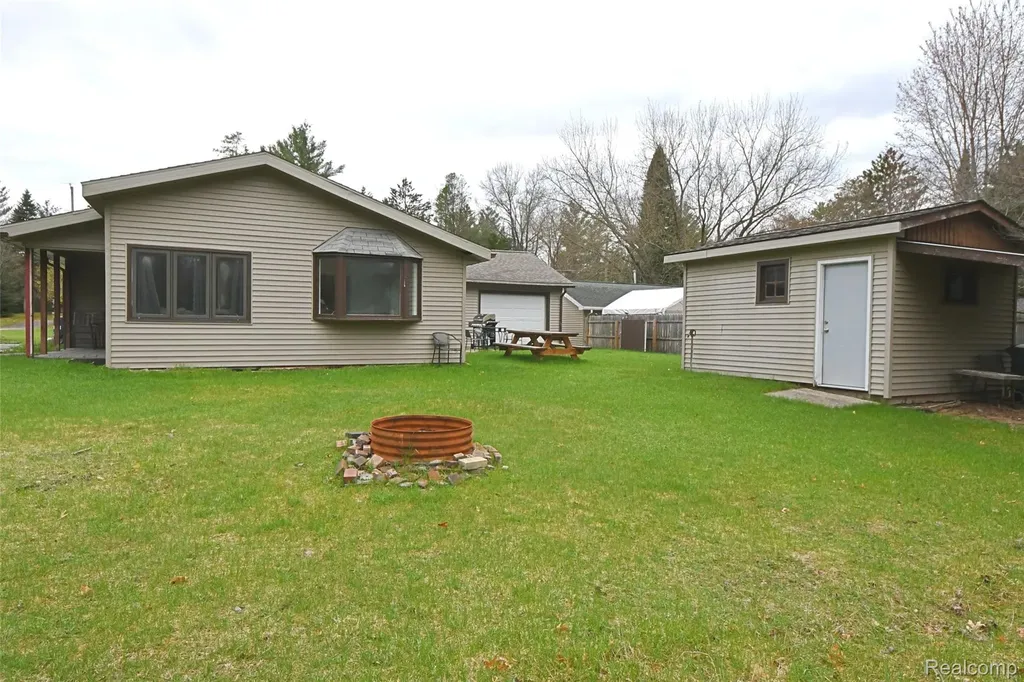 10865 Johnston Boulevard Richfield Township MI 48656