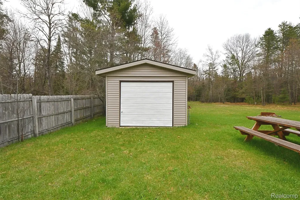 10865 Johnston Boulevard Richfield Township MI 48656