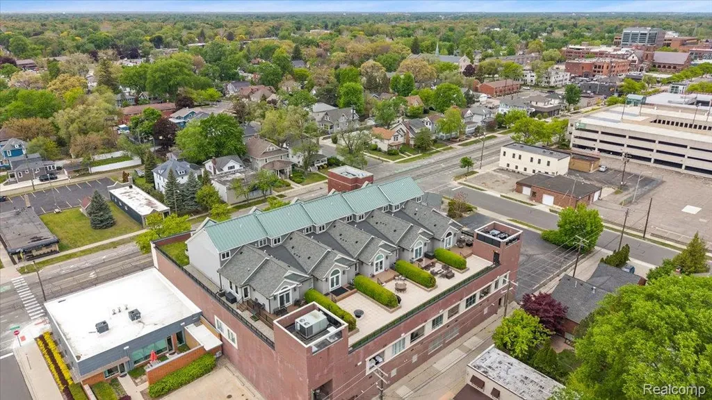 1009 S Washington Avenue S Royal Oak City MI 48067