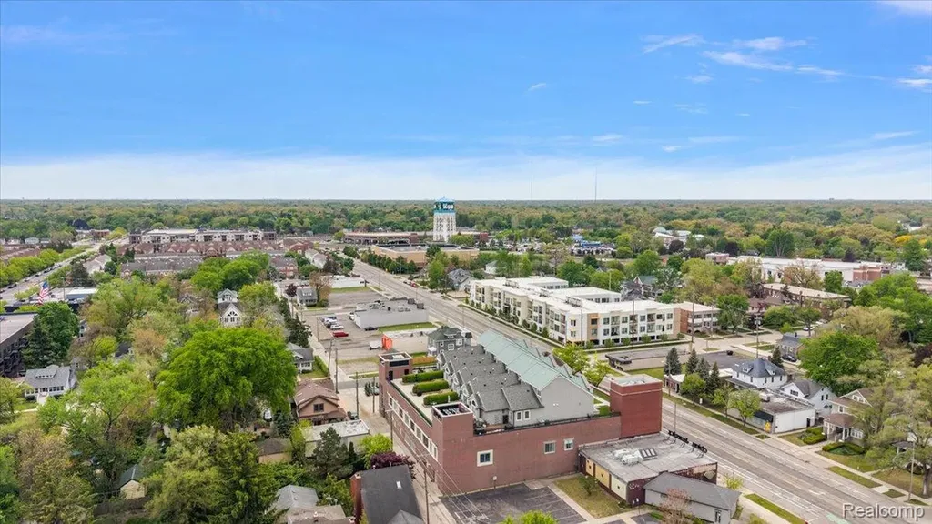 1009 S Washington Avenue S Royal Oak City MI 48067