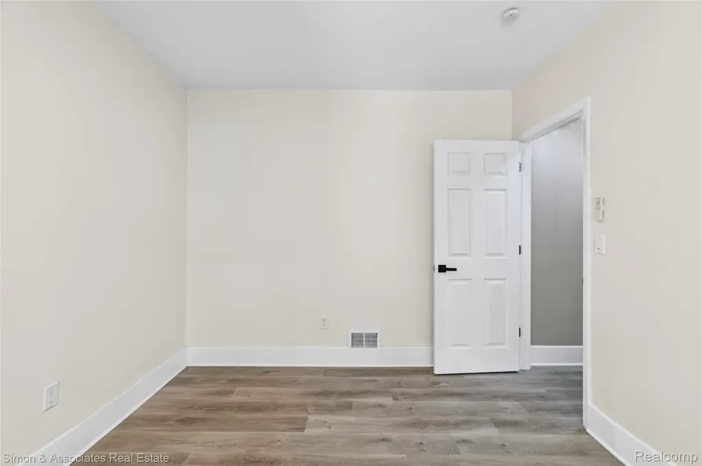 5019 Maple Street Dearborn City MI 48126