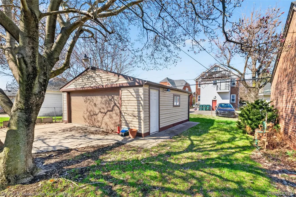 5019 Maple Street Dearborn City MI 48126