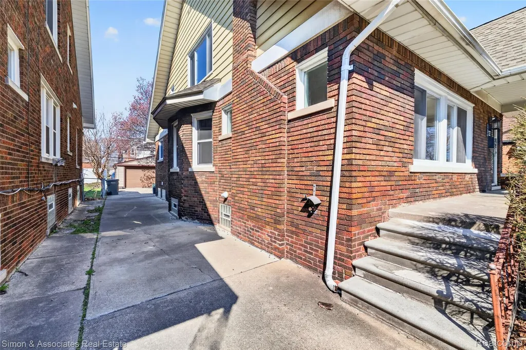 5019 Maple Street Dearborn City MI 48126