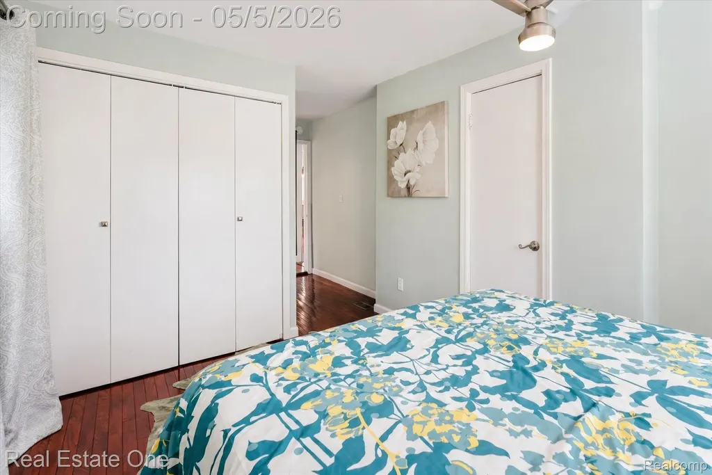 9590 Roundlake Boulevard White Lake Charter Township MI 48386