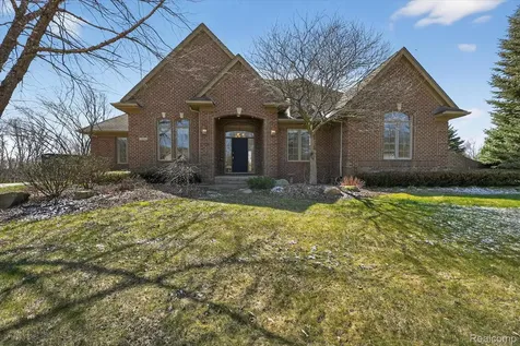 2591 Overbrook Highland Charter Township MI 48357