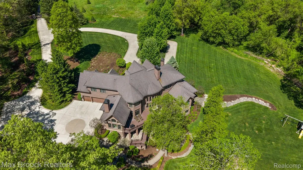 9716 Hadley Road Independence Charter Township MI 48348
