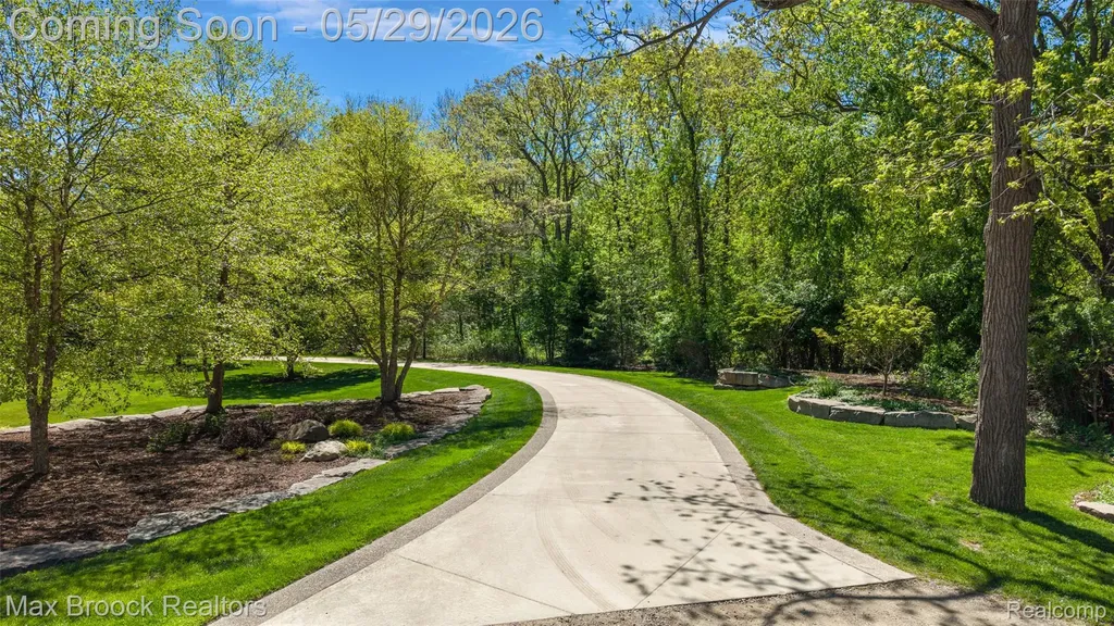 9716 Hadley Road Independence Charter Township MI 48348