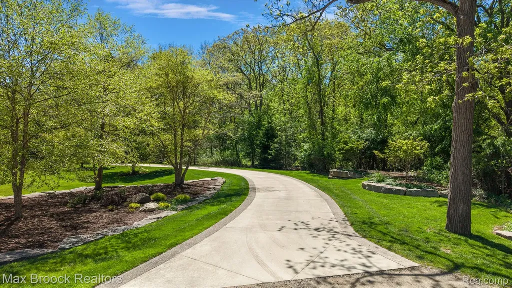 9716 Hadley Road Independence Charter Township MI 48348