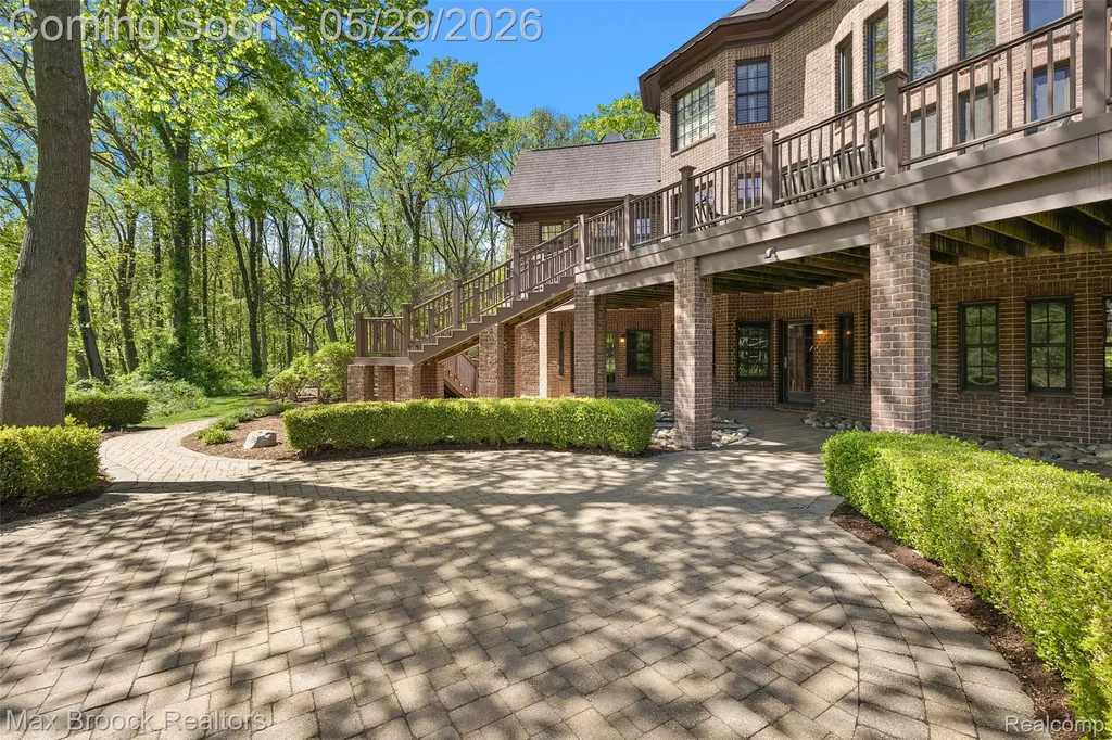 9716 Hadley Road Independence Charter Township MI 48348