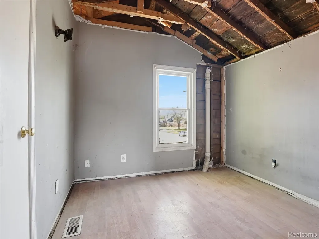 20839 Reimanville Avenue Royal Oak Charter Township MI 48220