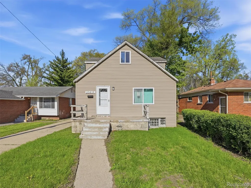 20839 Reimanville Avenue Royal Oak Charter Township MI 48220