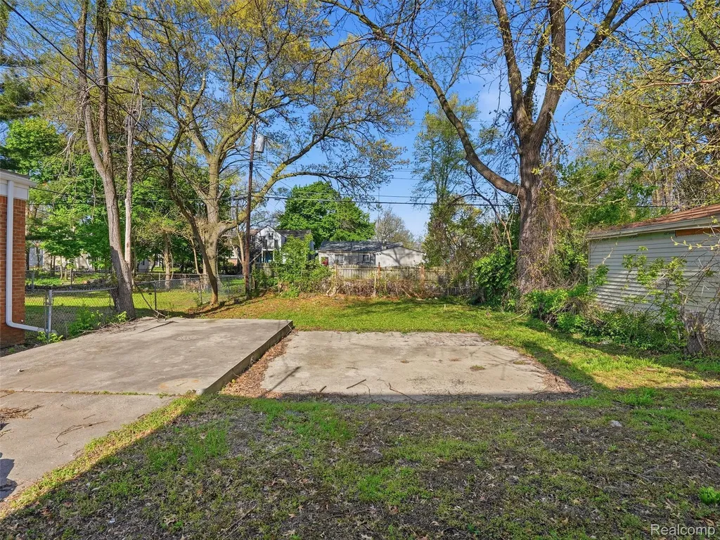 20839 Reimanville Avenue Royal Oak Charter Township MI 48220