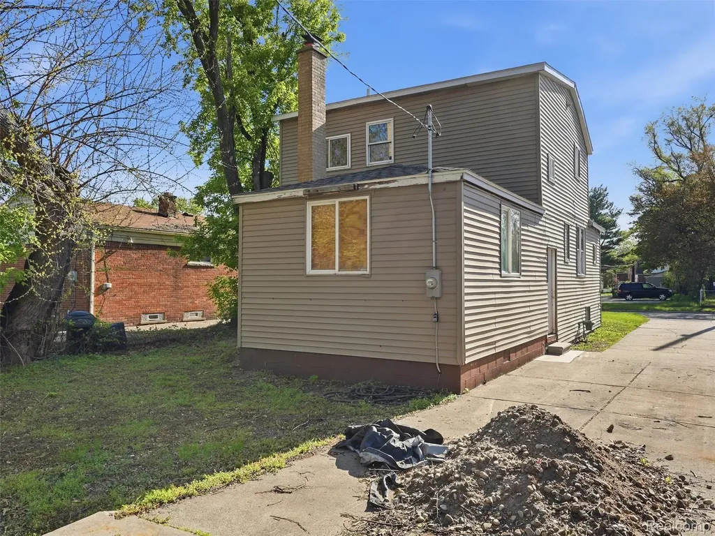20839 Reimanville Avenue Royal Oak Charter Township MI 48220