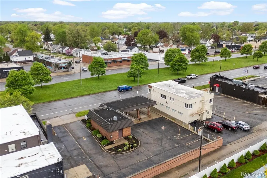 3461 Fort Street Lincoln Park City MI 48146