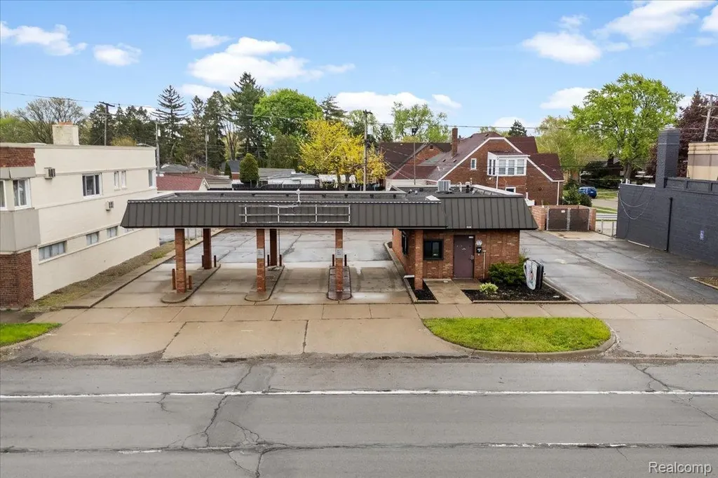 3461 Fort Street Lincoln Park City MI 48146