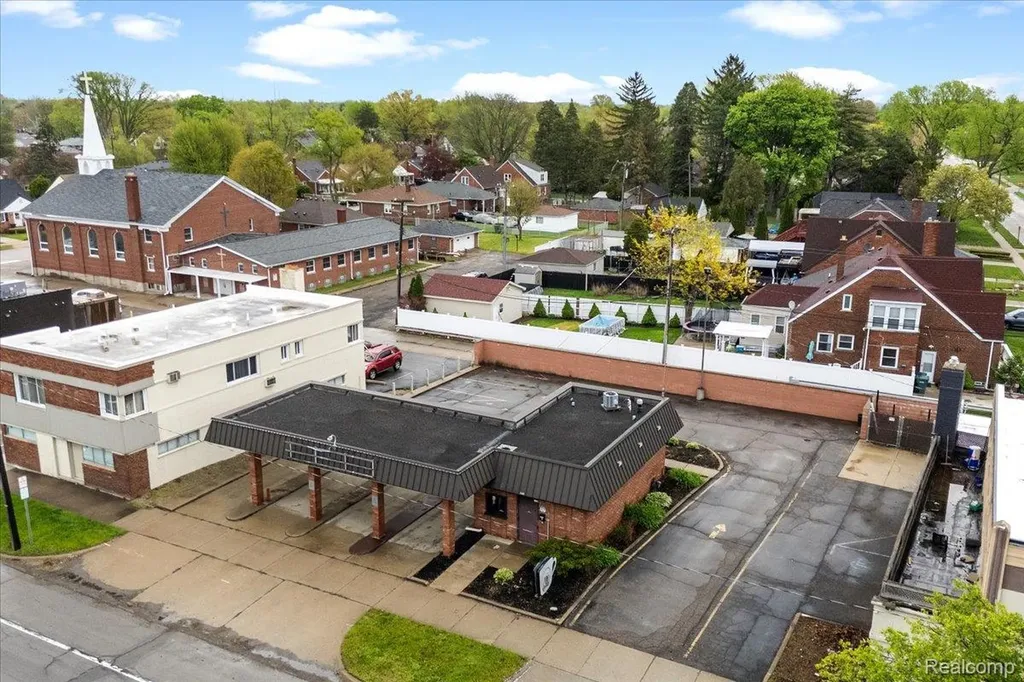3461 Fort Street Lincoln Park City MI 48146