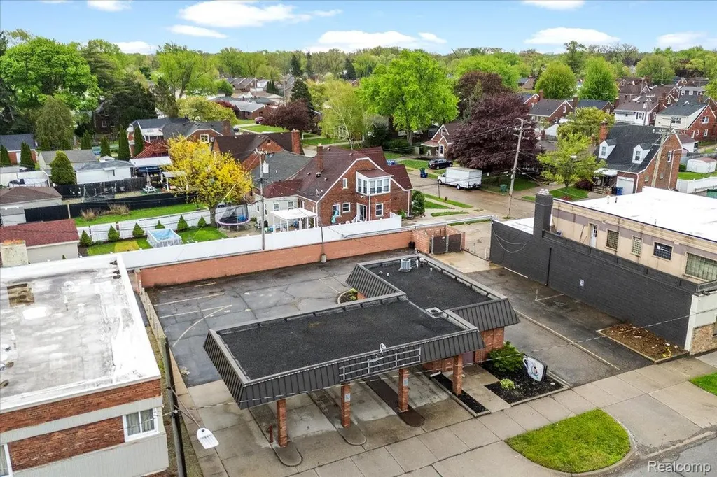 3461 Fort Street Lincoln Park City MI 48146