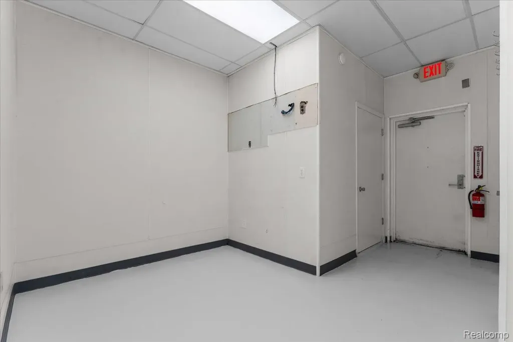 3461 Fort Street Lincoln Park City MI 48146