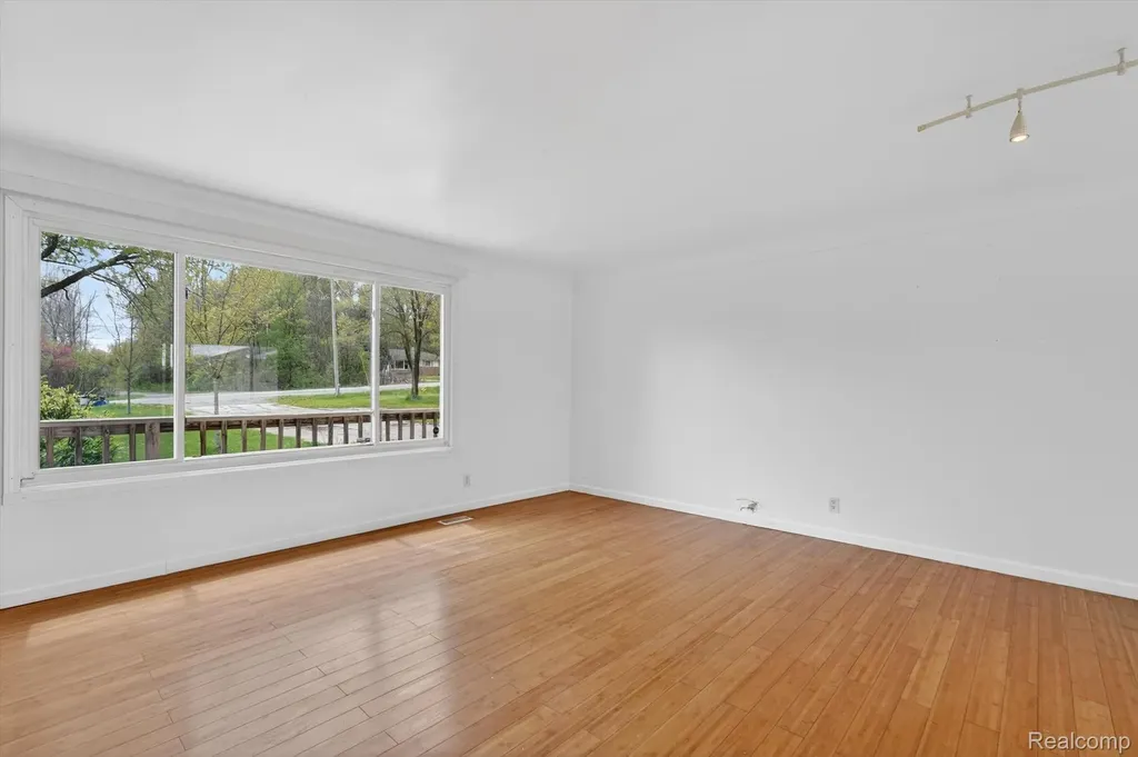 5457 E Frances Road Thetford Township MI 48458