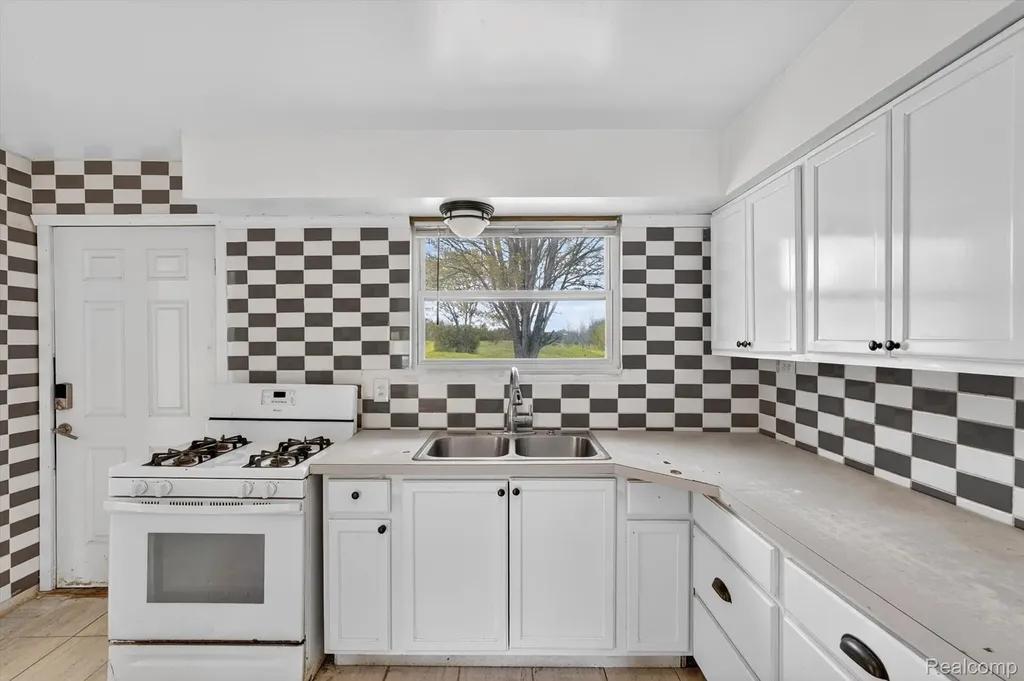 5457 E Frances Road Thetford Township MI 48458