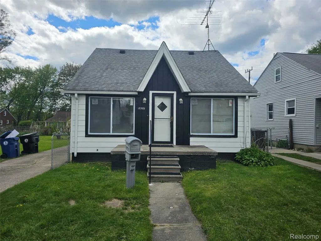 15369 Leona Drive Redford Charter Township MI 48239