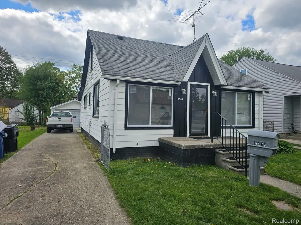 15369 Leona Drive Redford Charter Township MI 48239