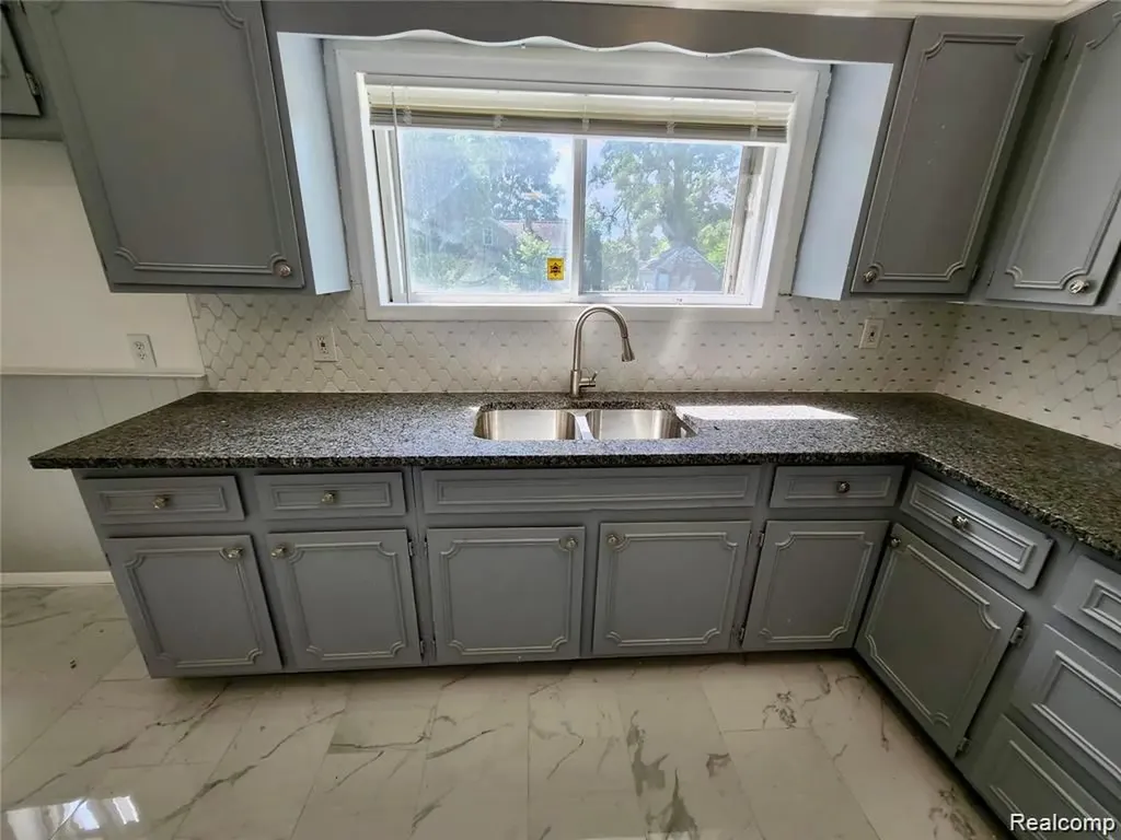 15369 Leona Drive Redford Charter Township MI 48239
