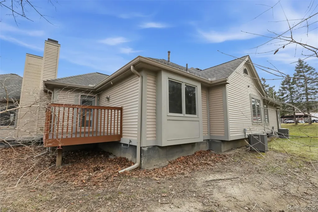 21400 Magnolia Court Farmington Hills City MI 48336