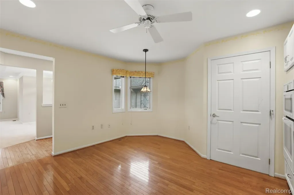 21400 Magnolia Court Farmington Hills City MI 48336