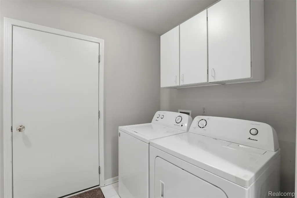21400 Magnolia Court Farmington Hills City MI 48336