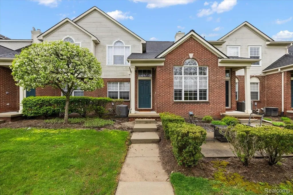 27204 Chantel Drive Walled Lake City MI 48390