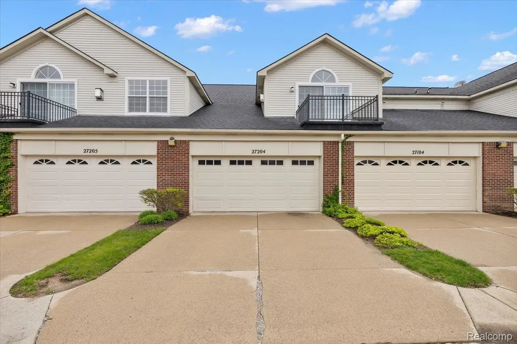 27204 Chantel Drive Walled Lake City MI 48390