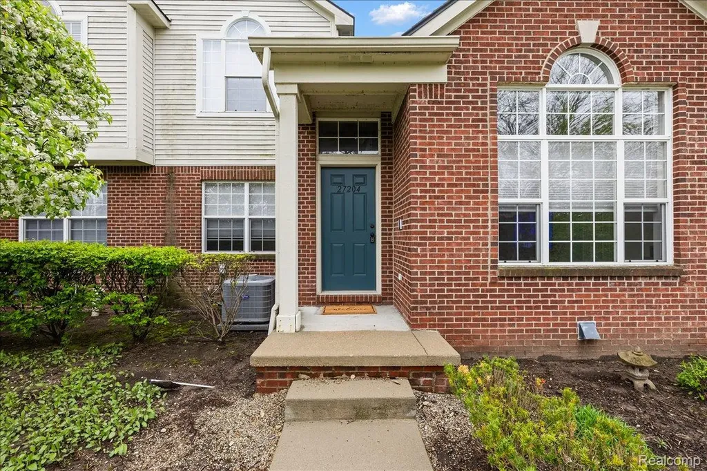 27204 Chantel Drive Walled Lake City MI 48390