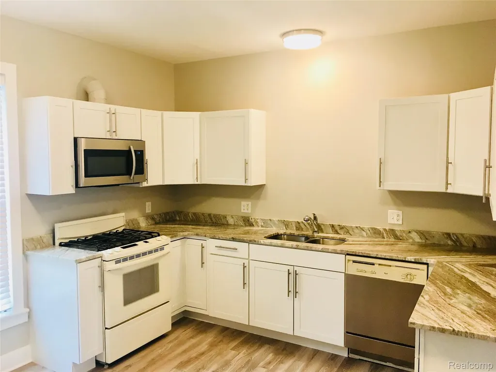 111 Kibbee Street Mt. Clemens City MI 48043
